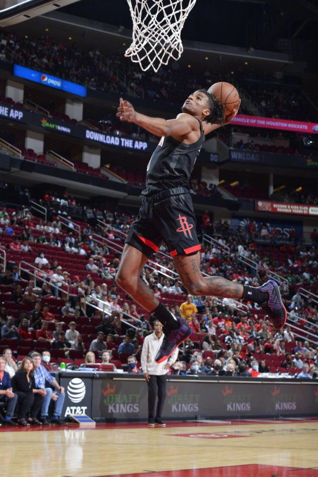 九游体育-芝加哥公牛训练开放日；今夜再遭质疑引欢呼；NBA总决赛在即；年轻球员得到机会的简单介绍